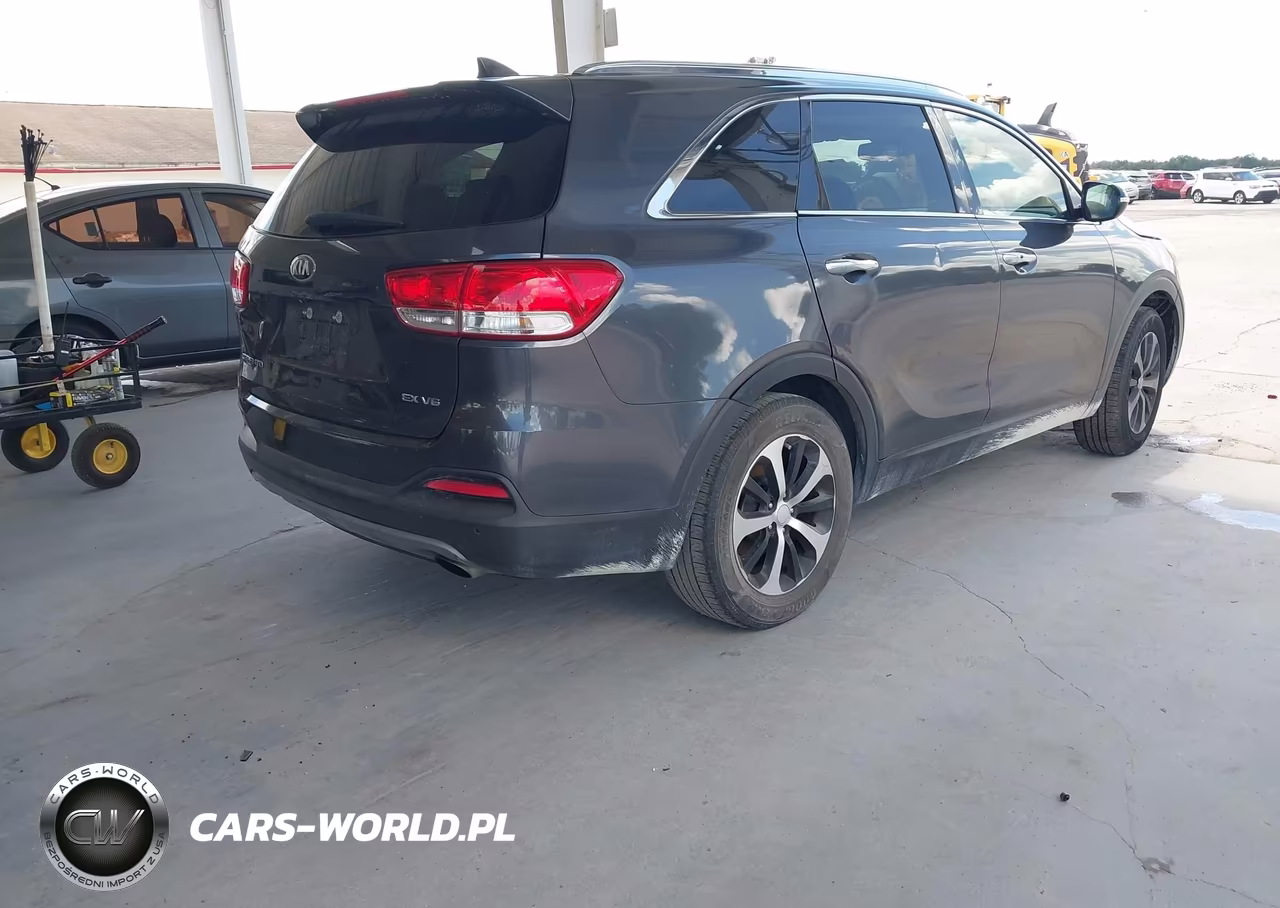 2018 Kia Sorento 3.3L Ex VIN:5XYPH4A58JG395159 - 4