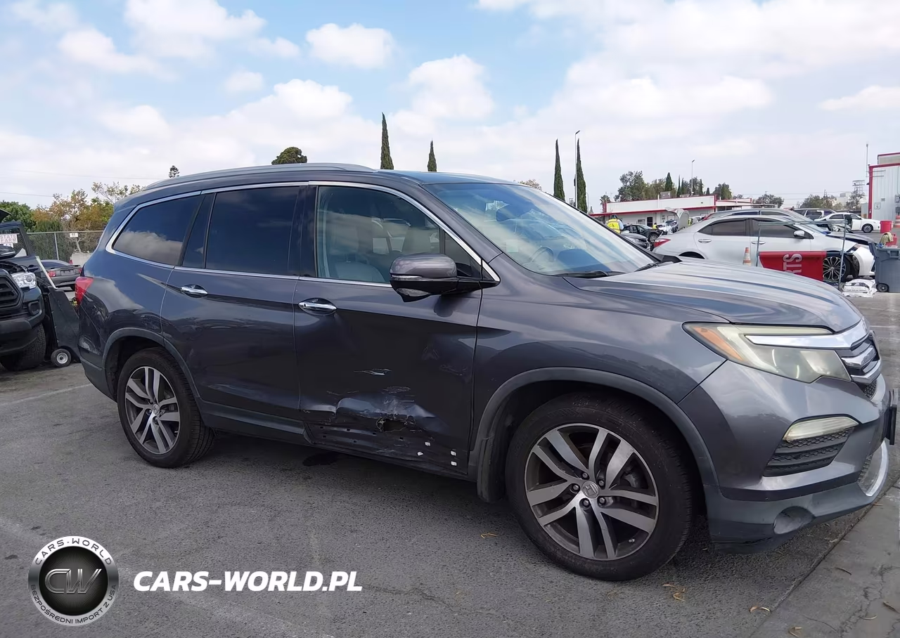 2017 Honda Pilot Touring VIN:5FNYF5H94HB011677 - 13