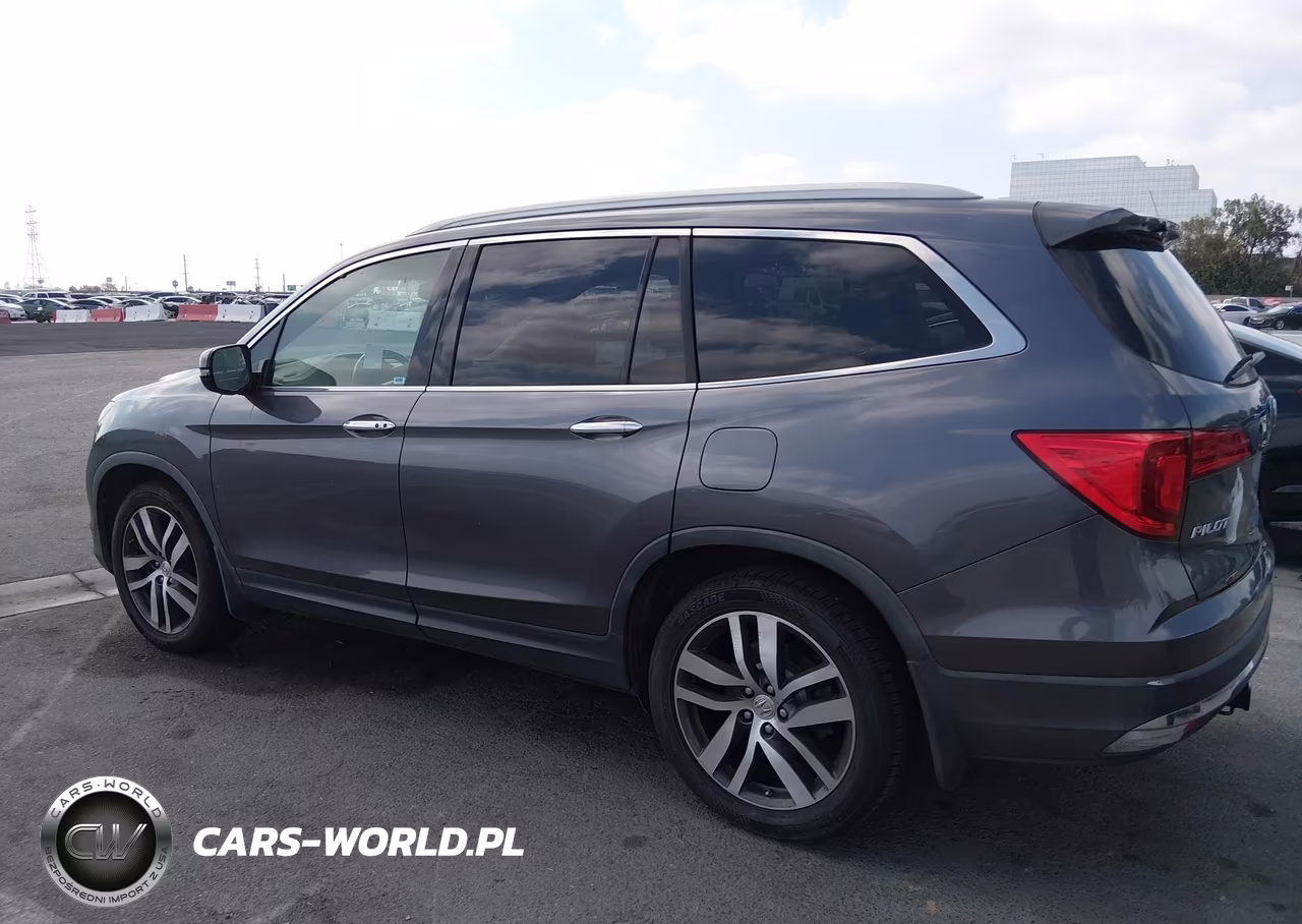 2017 Honda Pilot Touring VIN:5FNYF5H94HB011677 - 14