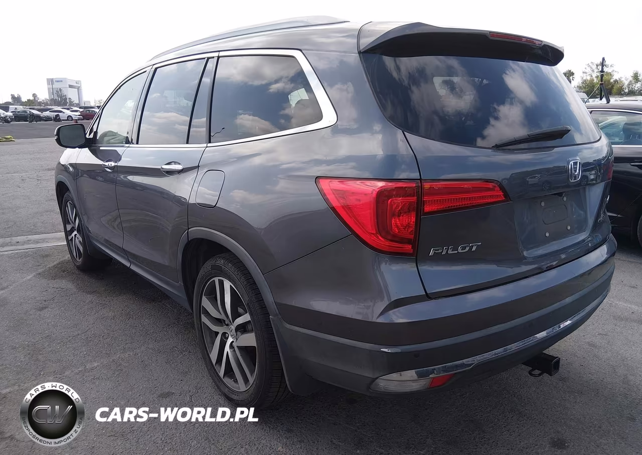 2017 Honda Pilot Touring VIN:5FNYF5H94HB011677 - 3
