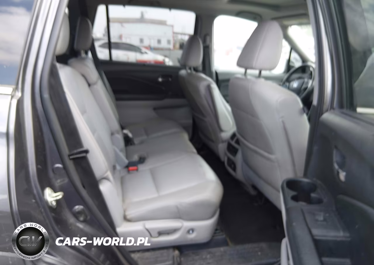 2017 Honda Pilot Touring VIN:5FNYF5H94HB011677 - 8