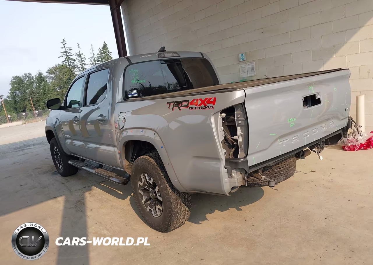 2018 Toyota Tacoma Trd Off Road VIN:5TFCZ5AN2JX161954 - 3