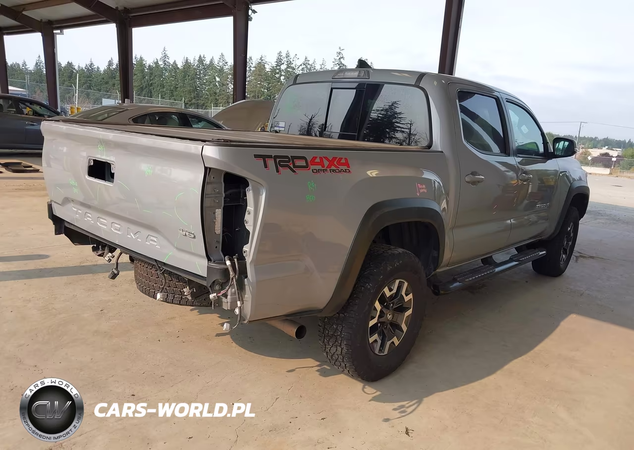 2018 Toyota Tacoma Trd Off Road VIN:5TFCZ5AN2JX161954 - 4