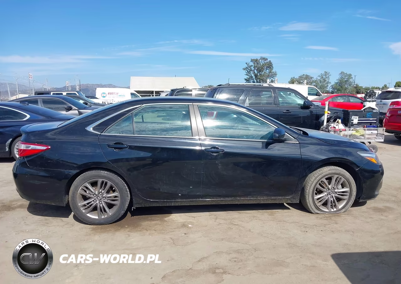 2016 Toyota Camry Se VIN:4T1BF1FK3GU577089 - 13