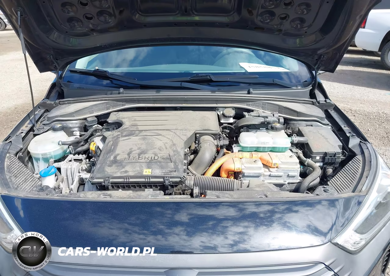 2018 Hyundai Ioniq Hybrid Blue VIN:KMHC65LC3JU075568 - 10