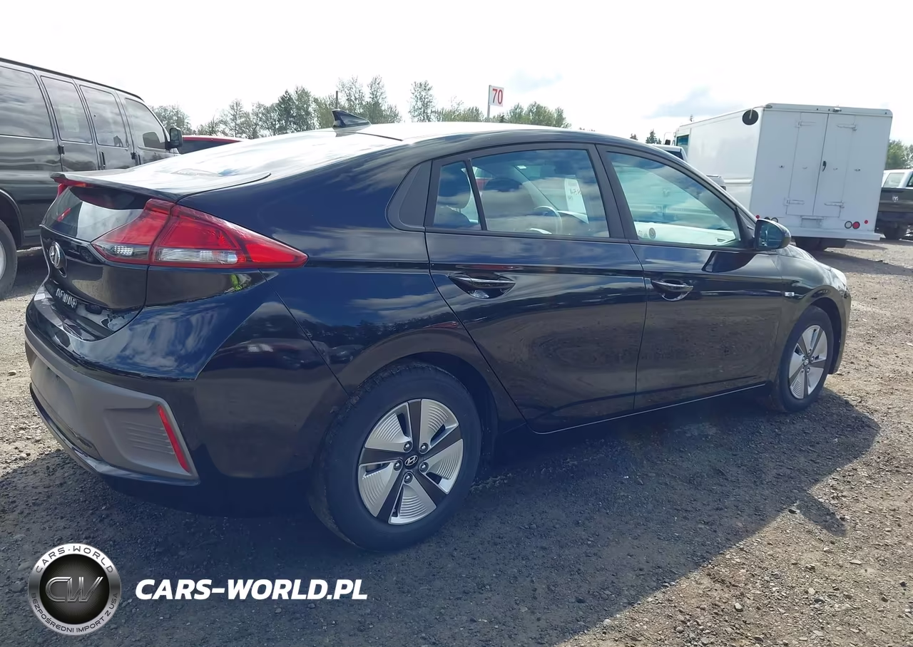 2018 Hyundai Ioniq Hybrid Blue VIN:KMHC65LC3JU075568 - 4