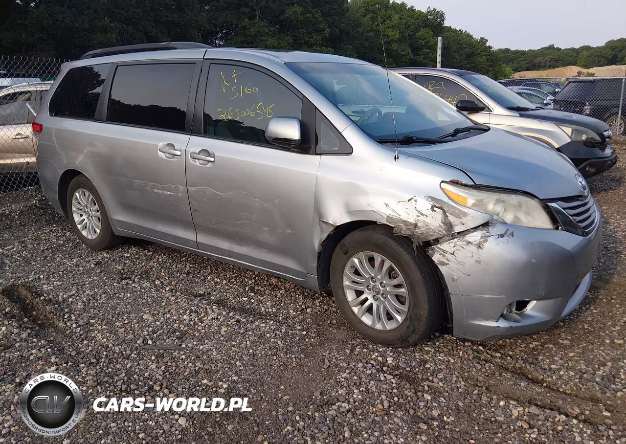 2012 Toyota Sienna Xle V6 8 Passenger