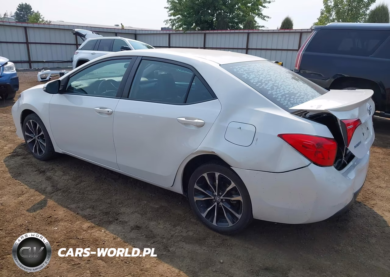 2019 Toyota Corolla Se VIN:5YFBURHE5KP881045 - 3