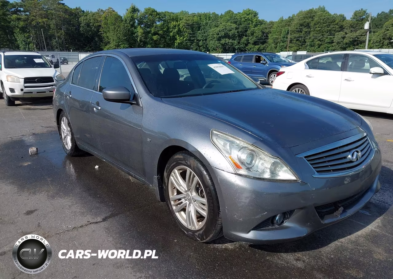 2015 Infiniti Q40 – zdjęcie 1 z 11