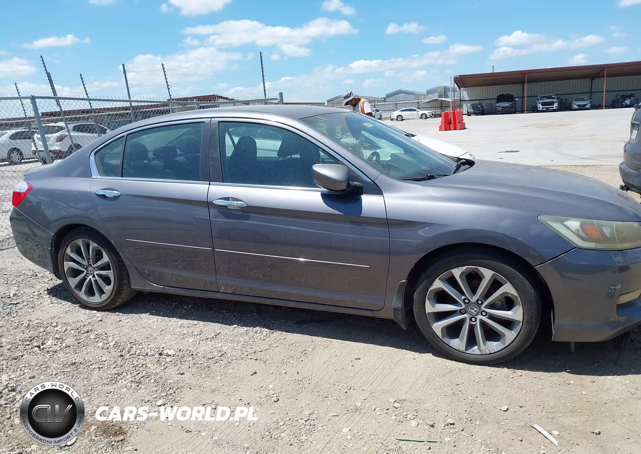 2015 Honda Accord Sport VIN:1HGCR2E56FA109988 - 13