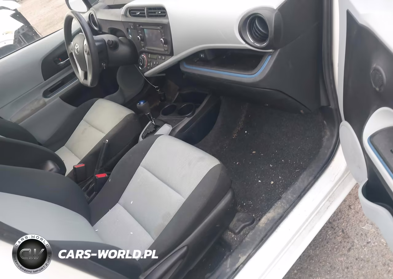 2012 Toyota Prius C Three VIN:JTDKDTB39C1003113 - 5