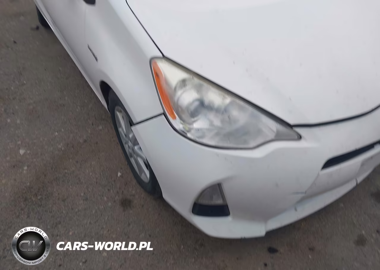 2012 Toyota Prius C Three VIN:JTDKDTB39C1003113 - 6