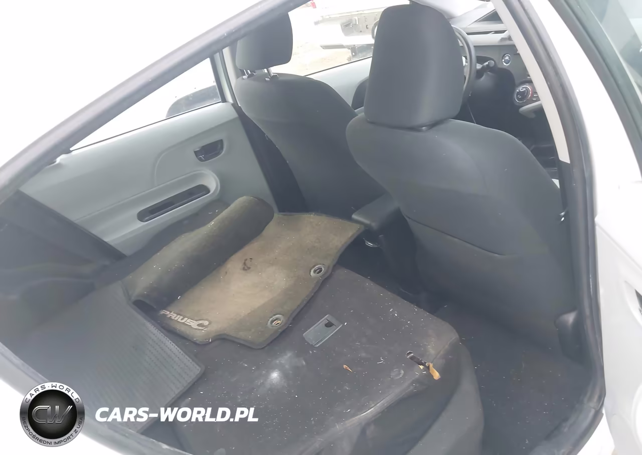 2012 Toyota Prius C Three VIN:JTDKDTB39C1003113 - 8