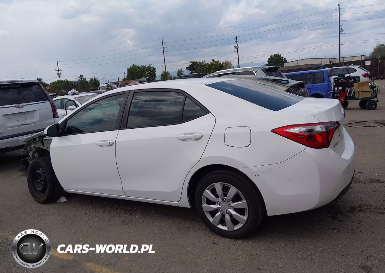 2015 Toyota Corolla Le VIN:5YFBURHE6FP266333 - 14