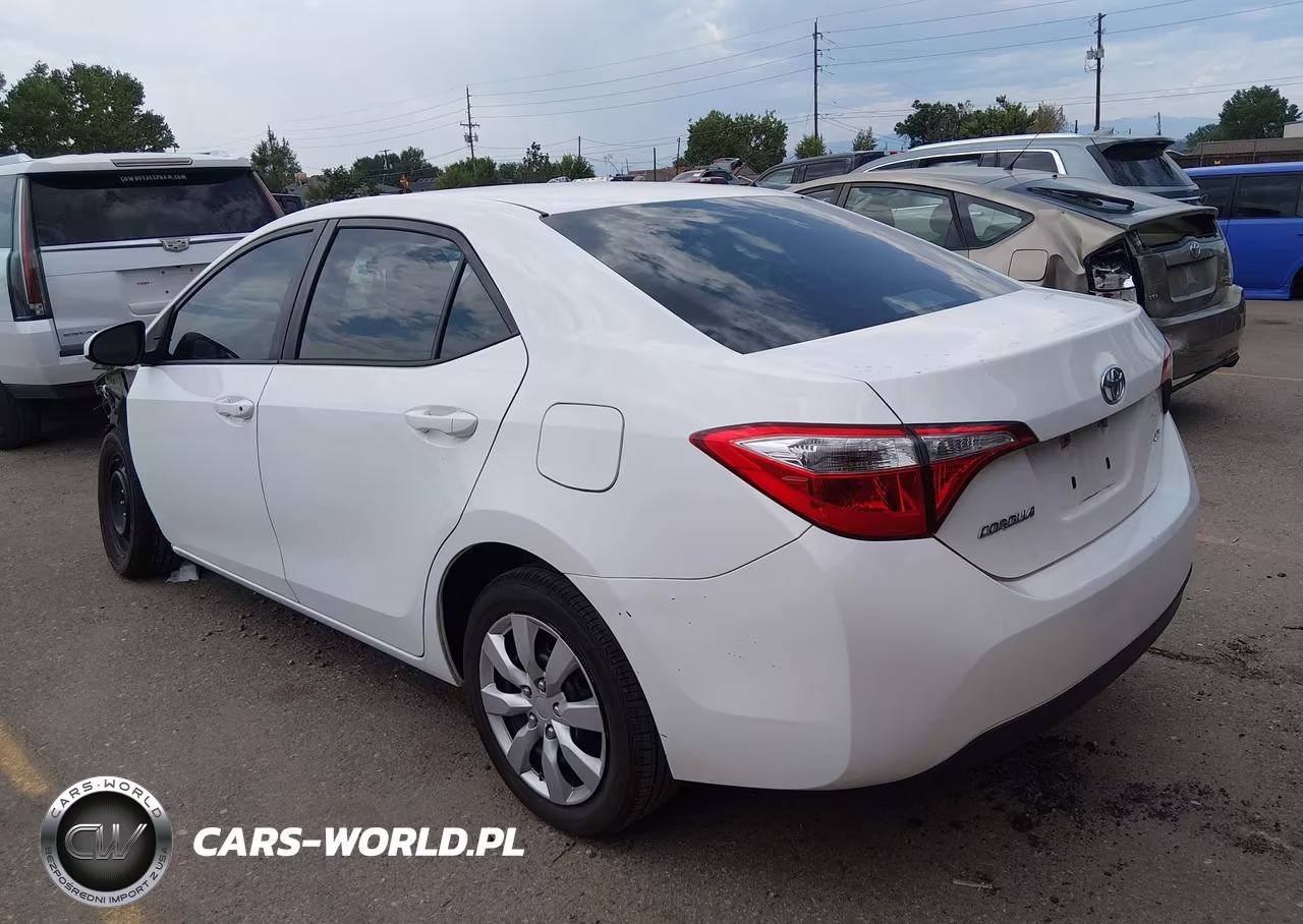 2015 Toyota Corolla Le VIN:5YFBURHE6FP266333 - 3