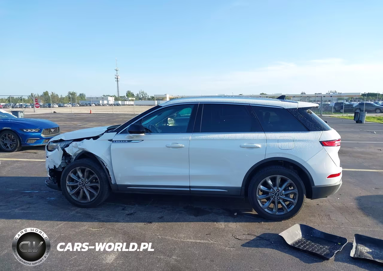 2020 Lincoln Corsair Standard VIN:5LMCJ1C99LUL09093 - 13