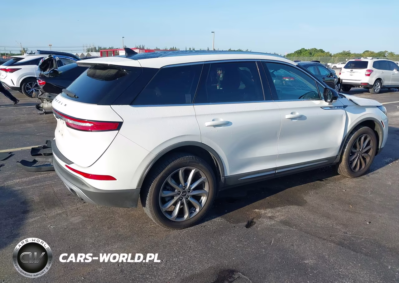 2020 Lincoln Corsair Standard VIN:5LMCJ1C99LUL09093 - 4