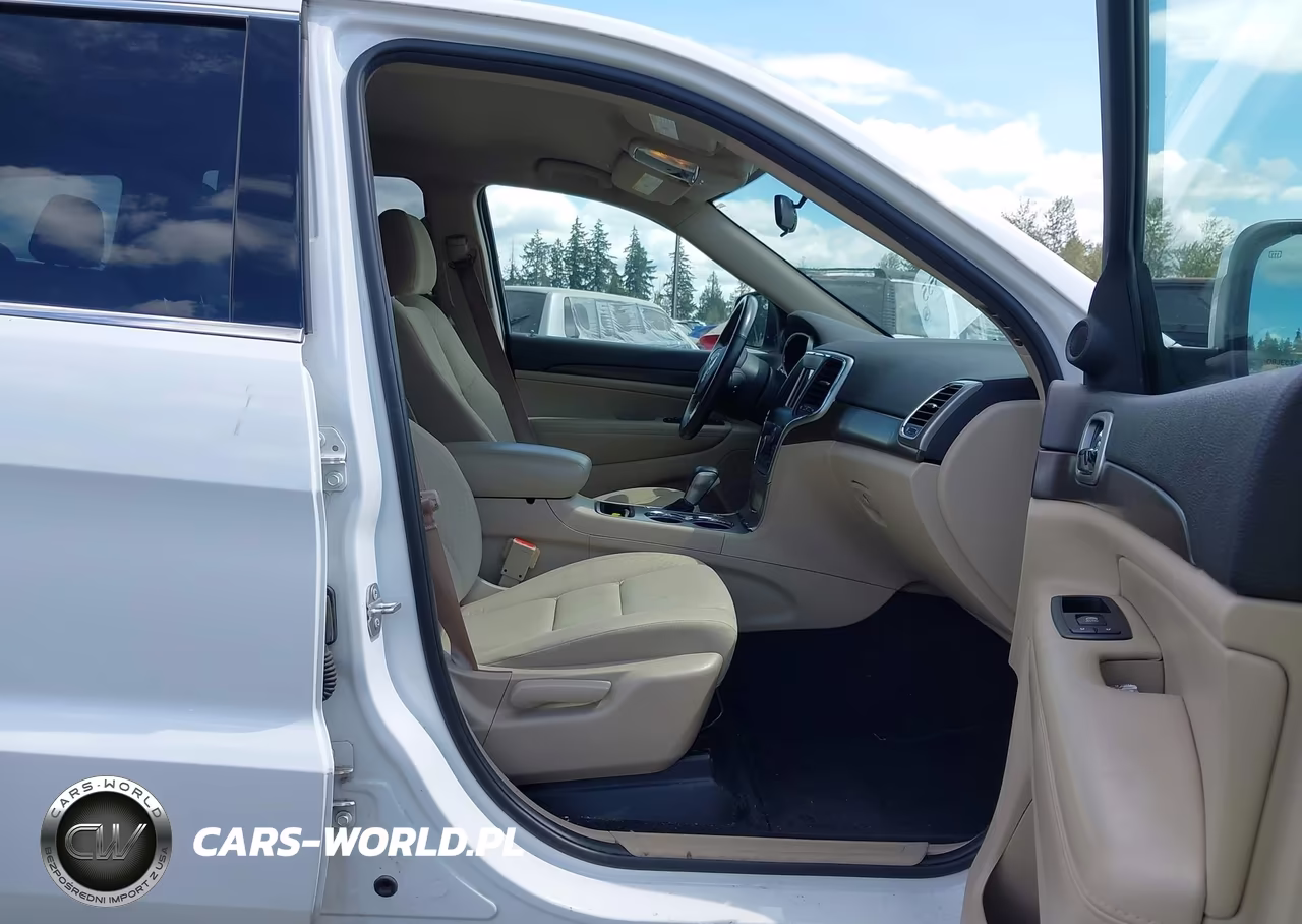 2018 Jeep Grand Cherokee Laredo E 4X2 VIN:1C4RJEAGXJC168094 - 5