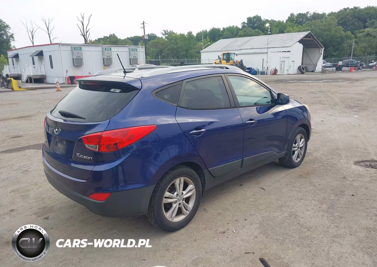 2011 Hyundai Tucson Gls VIN:KM8JU3ACXBU243633 - 4