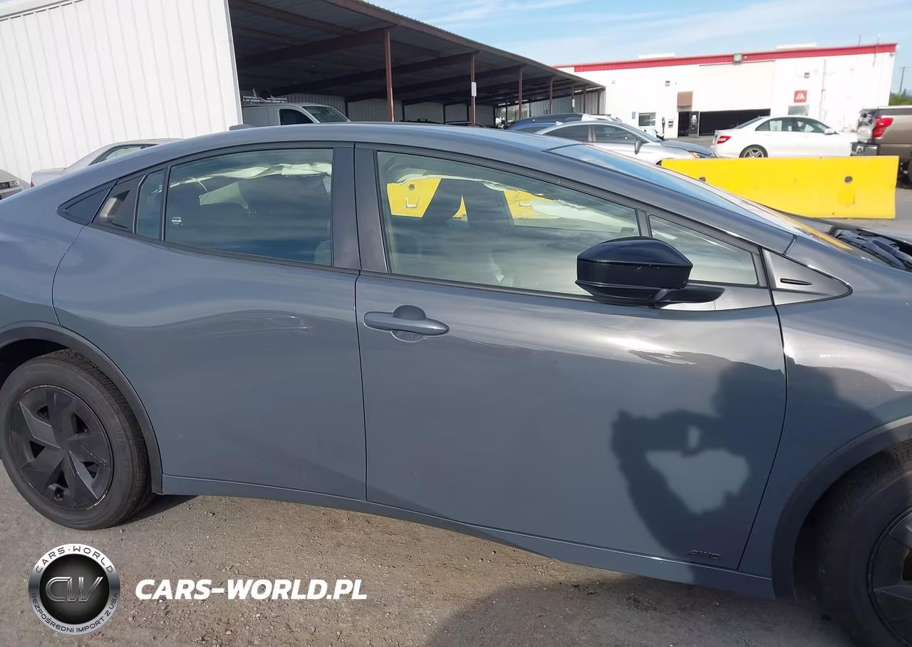 2024 Toyota Prius Le Awd-E VIN:JTDADABU5R3015507 - 16