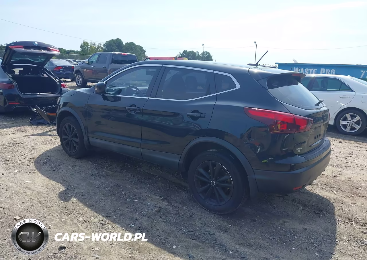 2018 Nissan Rogue Sport S VIN:JN1BJ1CP1JW182054 - 3