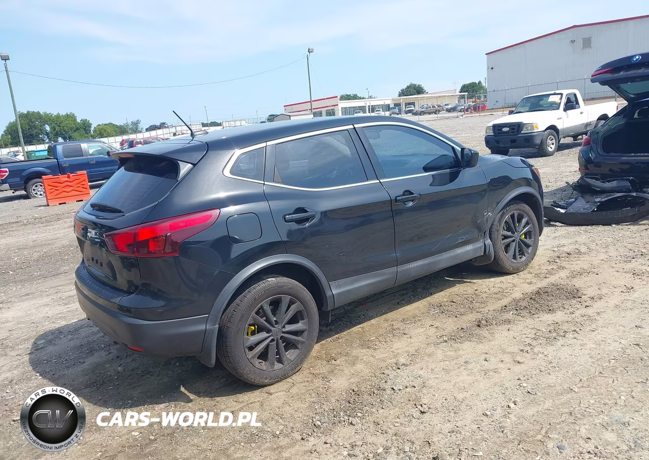 2018 Nissan Rogue Sport S VIN:JN1BJ1CP1JW182054 - 4