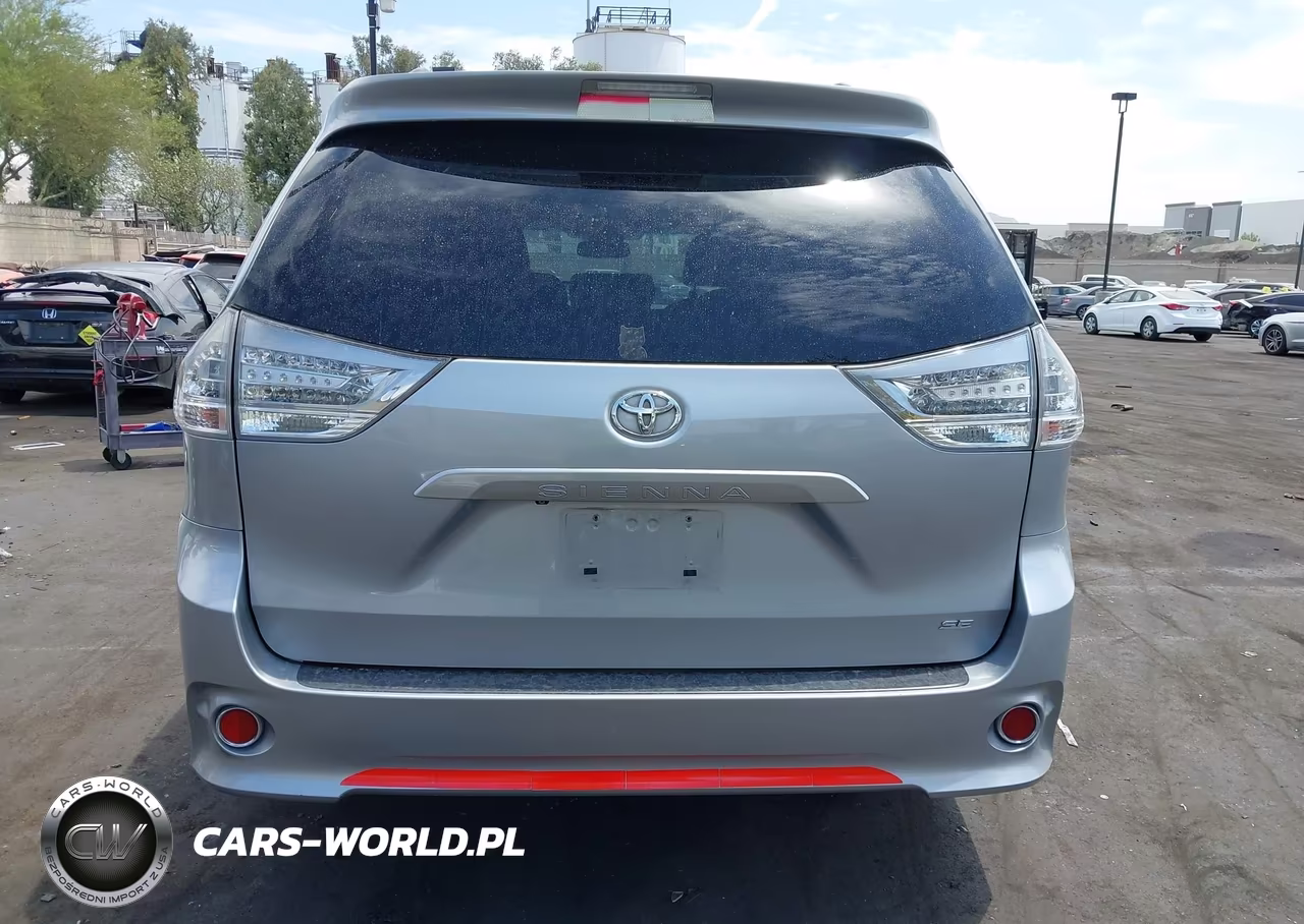 2012 Toyota Sienna Se 8 Passenger VIN:5TDXK3DC8CS220180 - 17