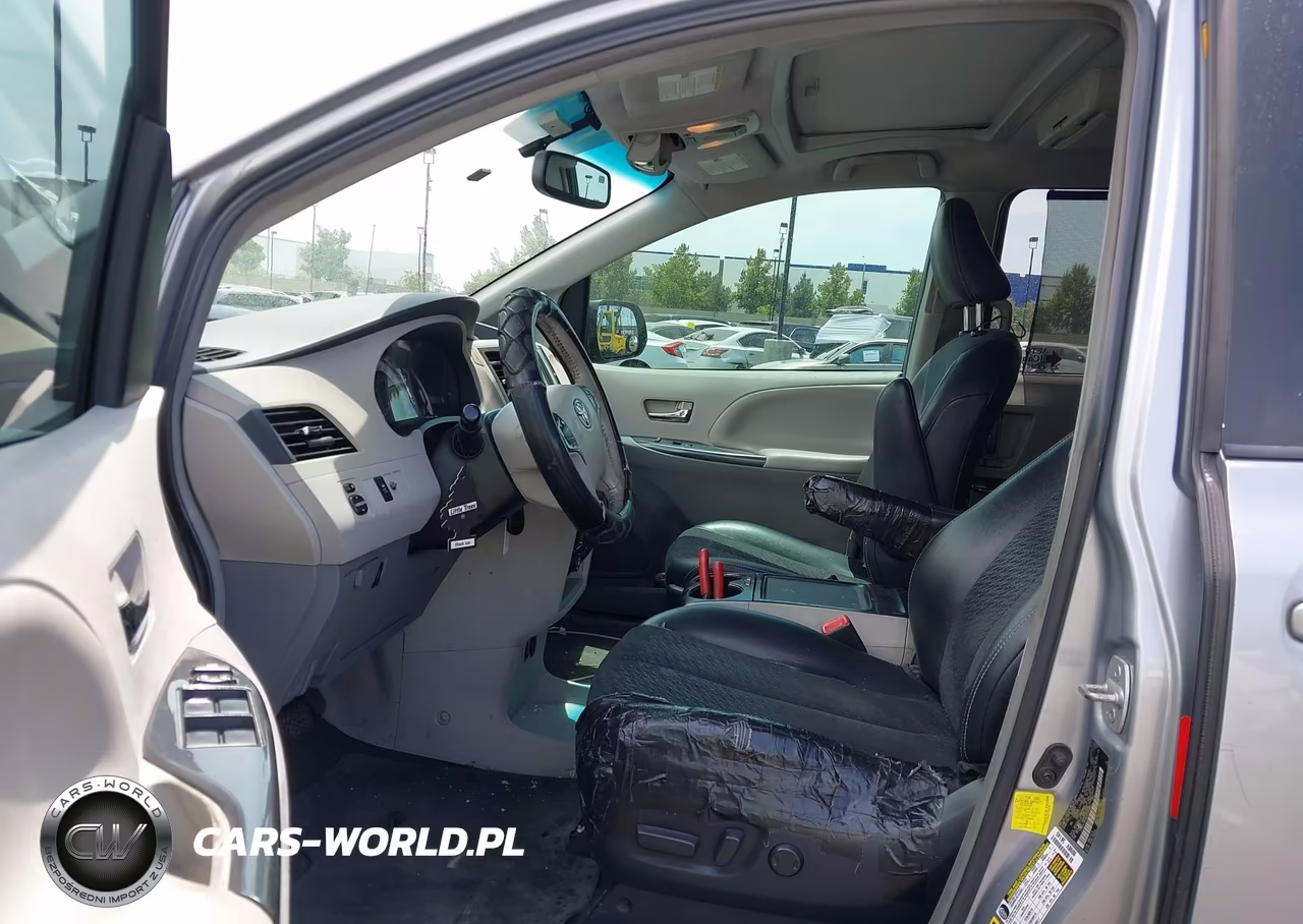 2012 Toyota Sienna Se 8 Passenger VIN:5TDXK3DC8CS220180 - 5