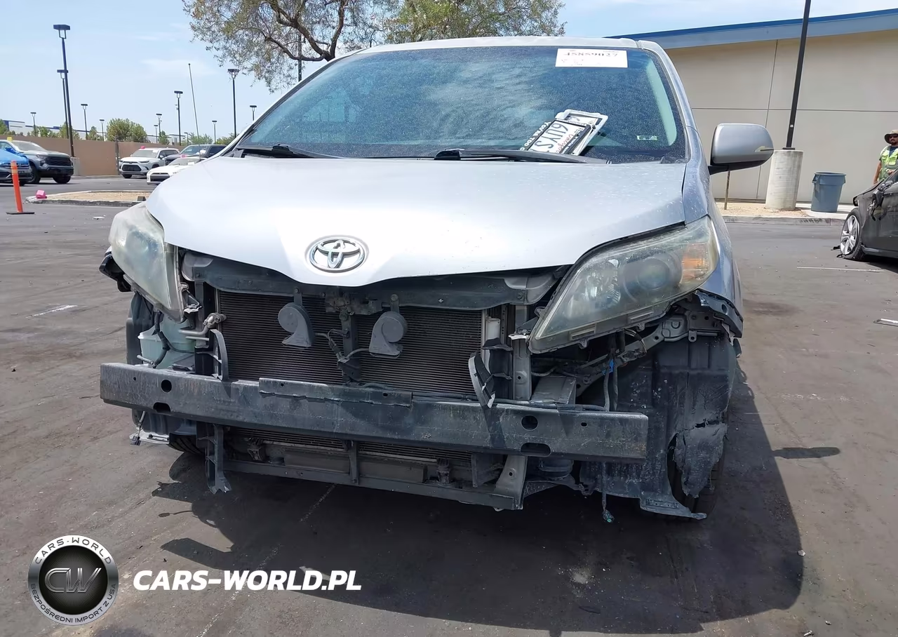 2012 Toyota Sienna Se 8 Passenger VIN:5TDXK3DC8CS220180 - 6