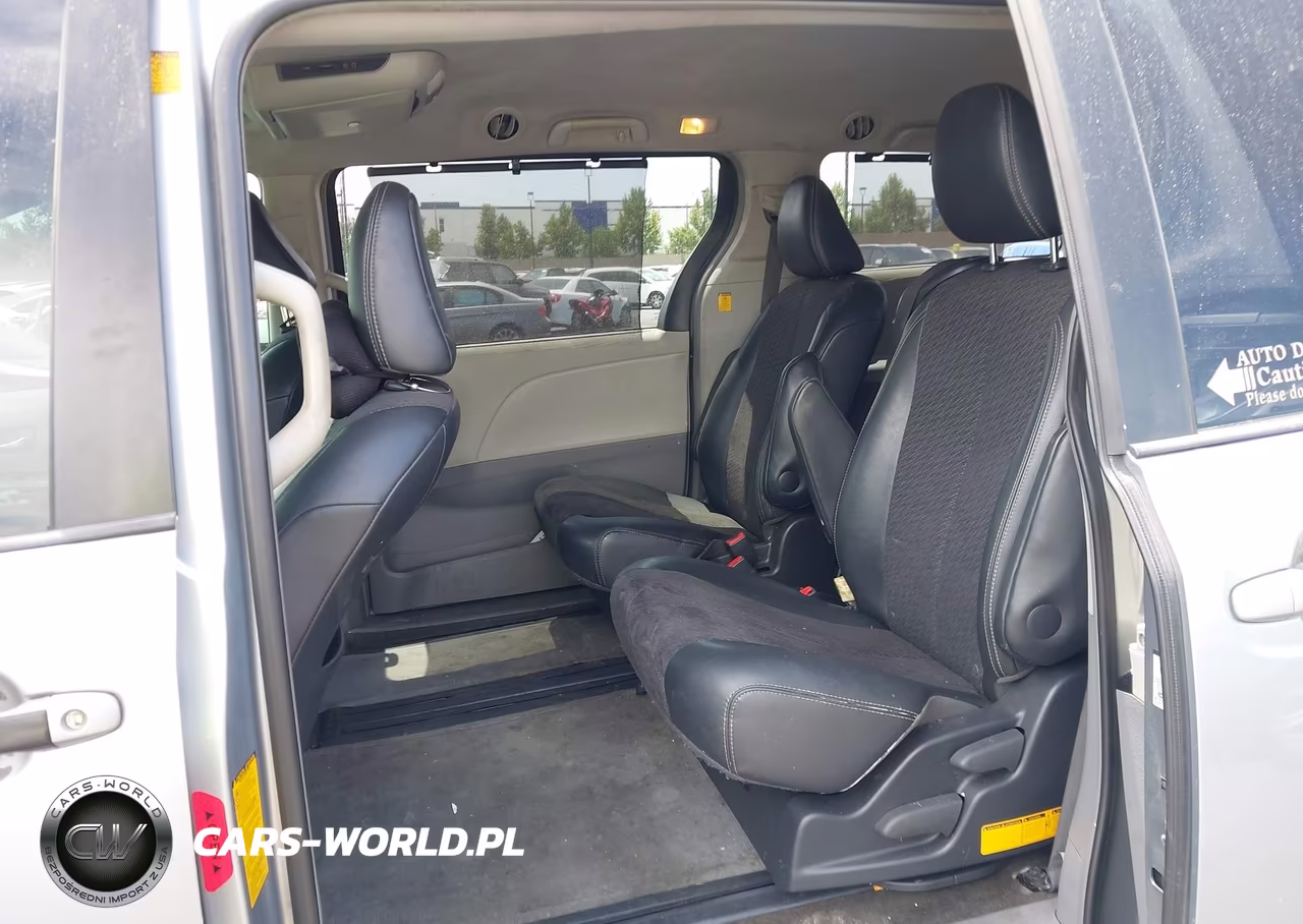 2012 Toyota Sienna Se 8 Passenger VIN:5TDXK3DC8CS220180 - 8