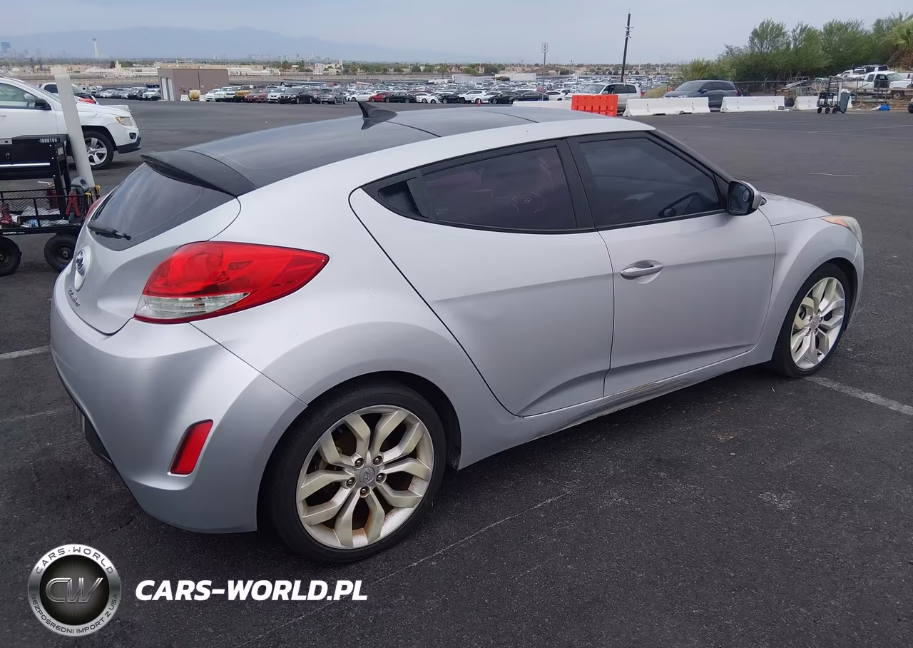 2012 Hyundai Veloster Base W-Black VIN:KMHTC6AD3CU055981 - 4