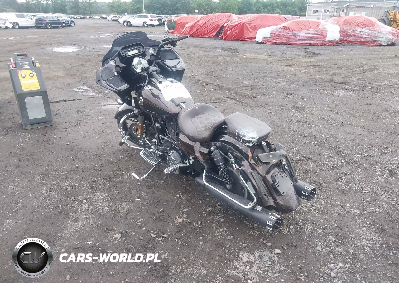 2012 Harley-Davidson Fltrxse Cvo Road Glide Custom VIN:1HD1TC812CB961748 - 3