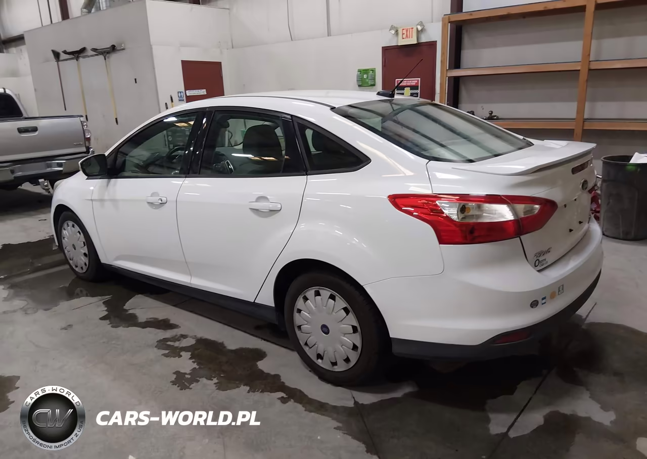 2014 Ford Focus Se VIN:1FADP3F25EL376535 - 3