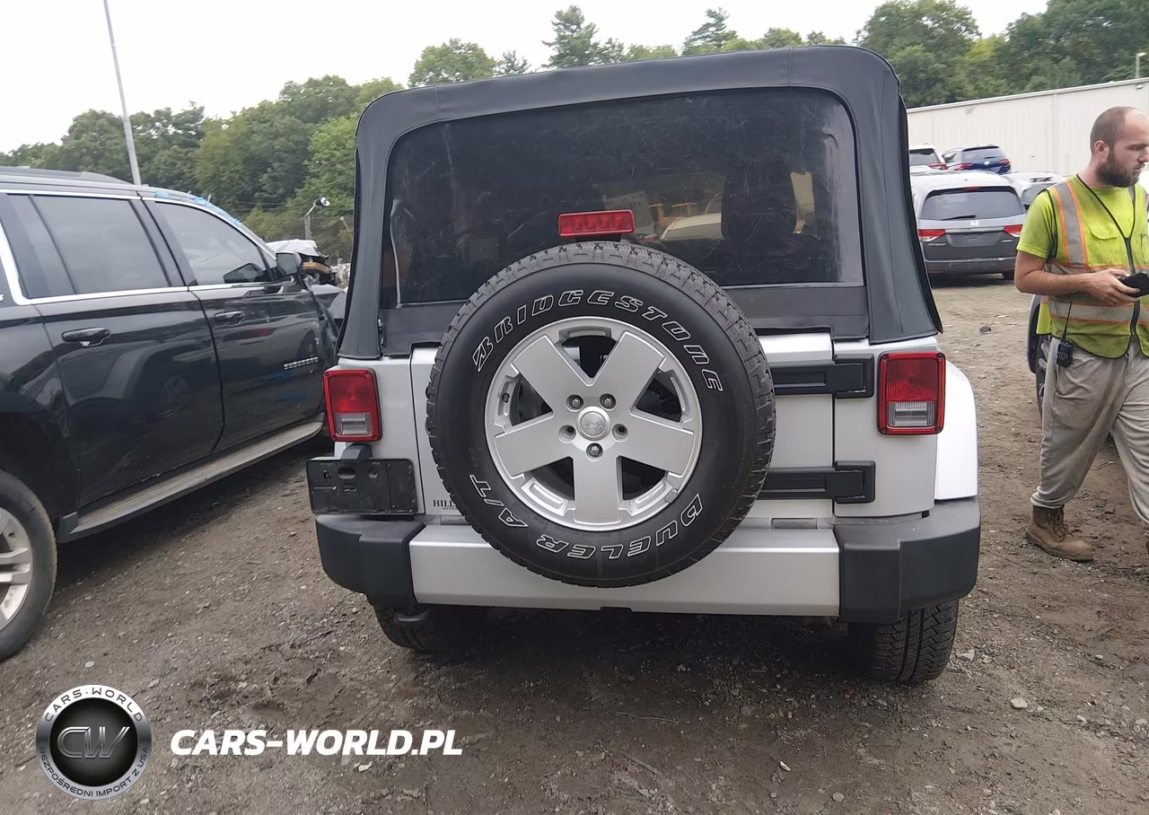 2012 Jeep Wrangler Unlimited Sahara VIN:1C4BJWEG6CL253289 - 16