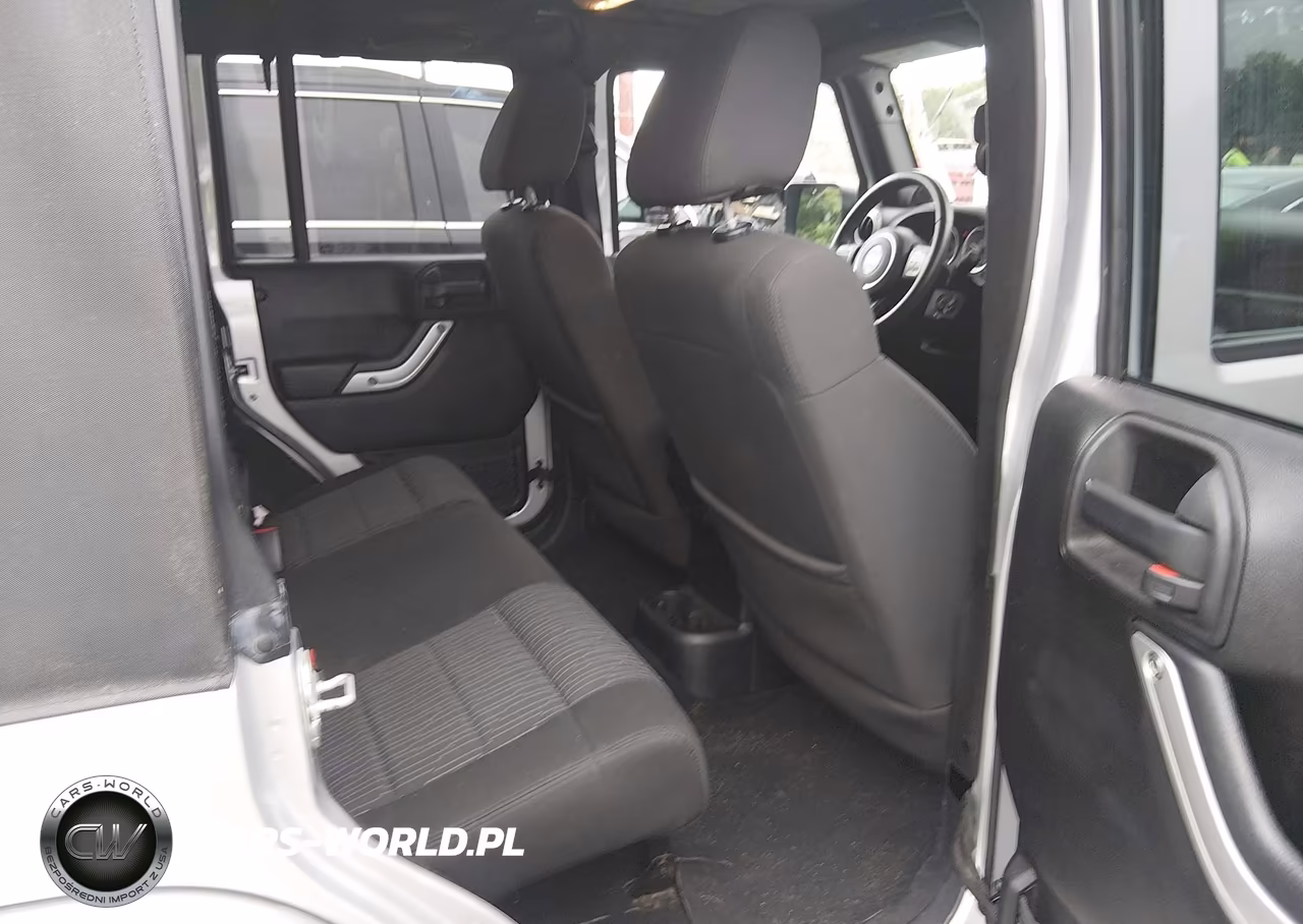 2012 Jeep Wrangler Unlimited Sahara VIN:1C4BJWEG6CL253289 - 8