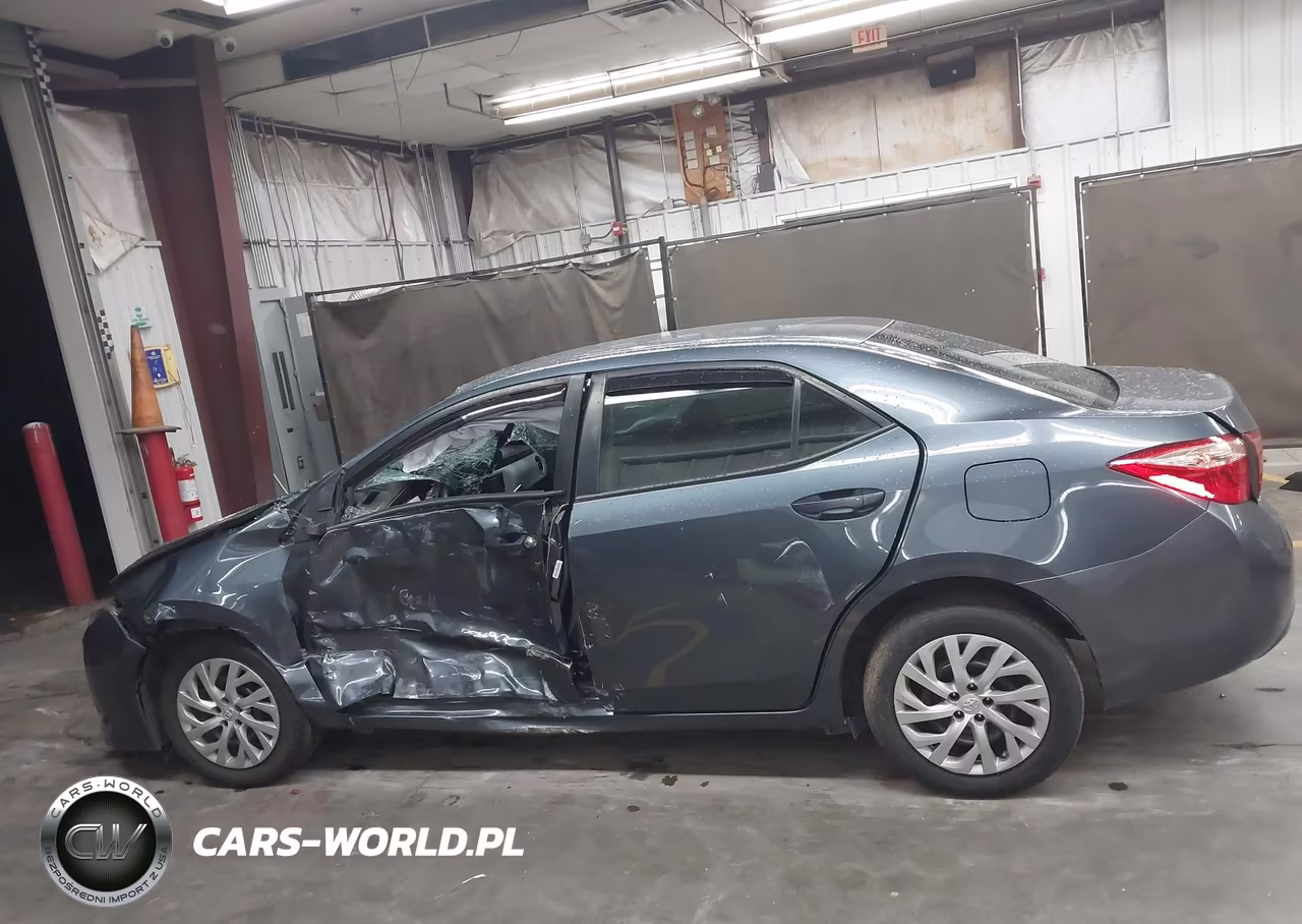 2018 Toyota Corolla Le VIN:2T1BURHE6JC016776 - 14