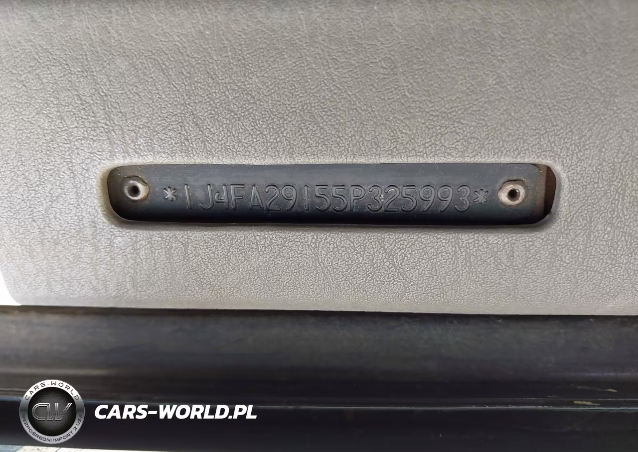 2005 Jeep Wrangler Se VIN:1J4FA29155P325993 - 9