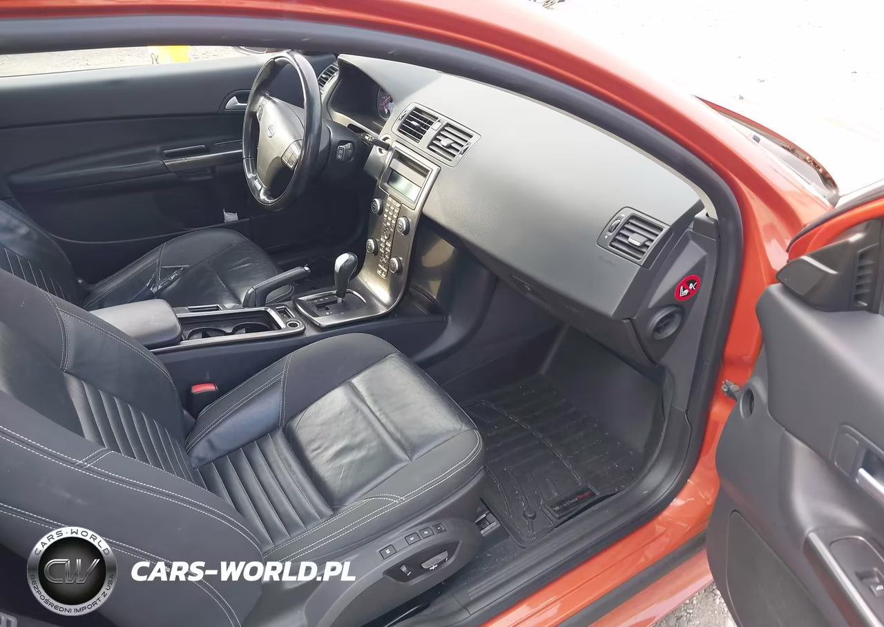 2011 Volvo C30 R-Design-T5 (Retail Only) VIN:YV1672MK1B2200996 - 5