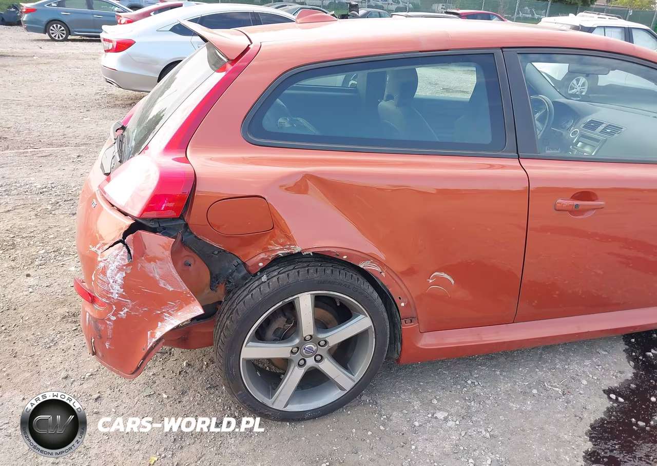2011 Volvo C30 R-Design-T5 (Retail Only) VIN:YV1672MK1B2200996 - 6