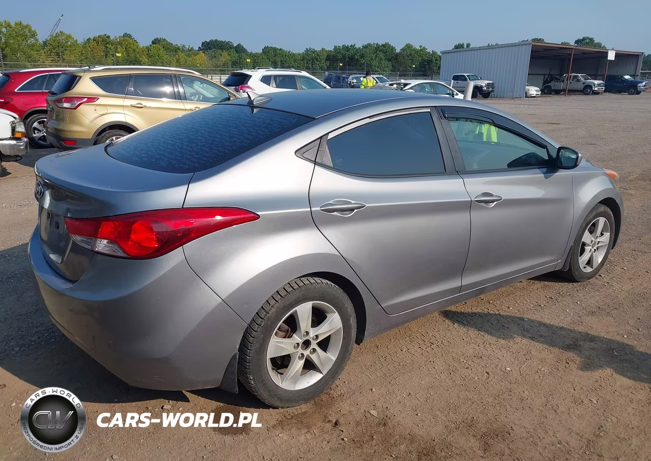 2013 Hyundai Elantra Gls VIN:KMHDH4AE7DU898098 - 4