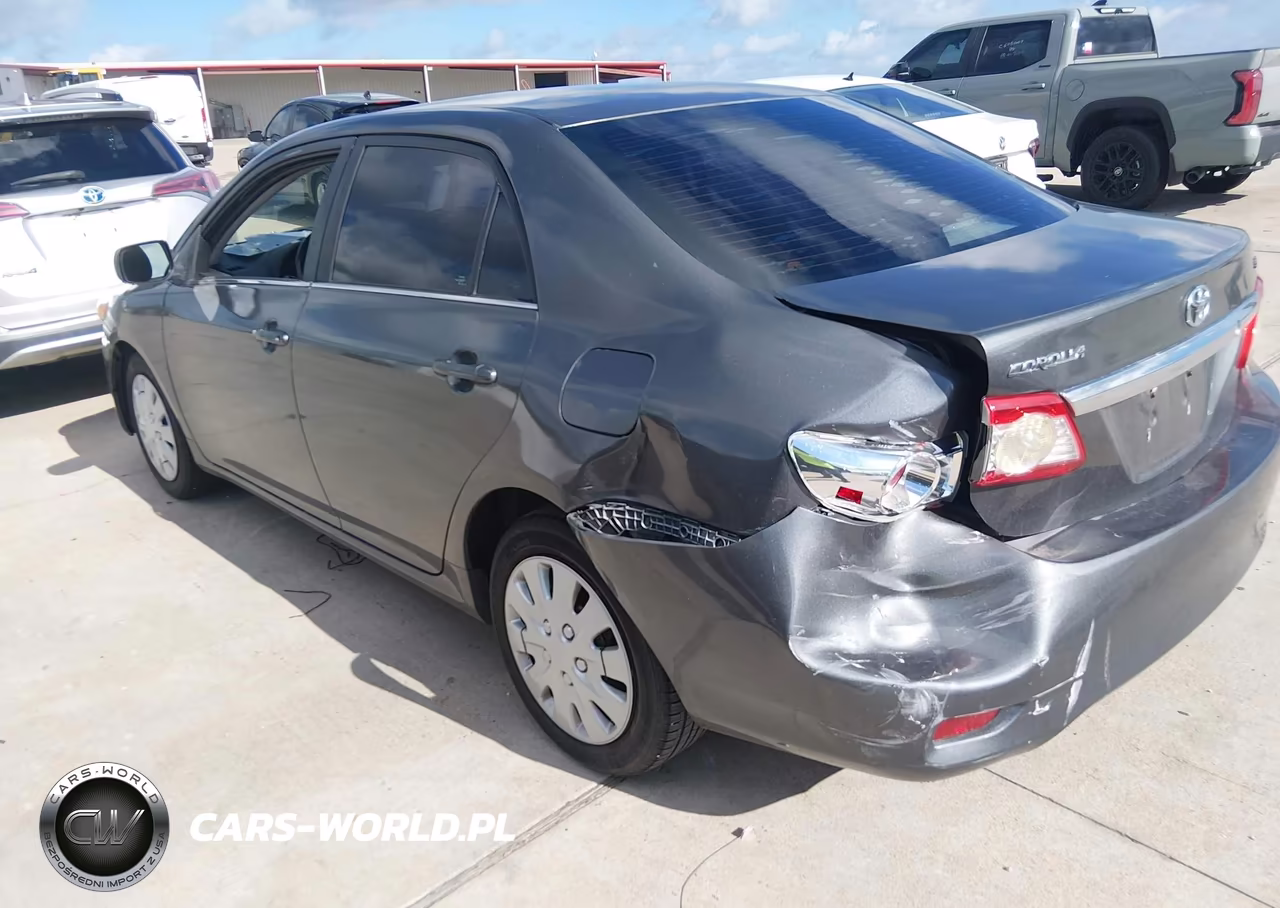 2013 Toyota Corolla Le VIN:5YFBU4EE7DP193395 - 3