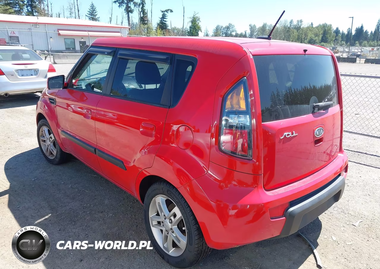 2010 Kia Soul + VIN:KNDJT2A23A7059575 - 3