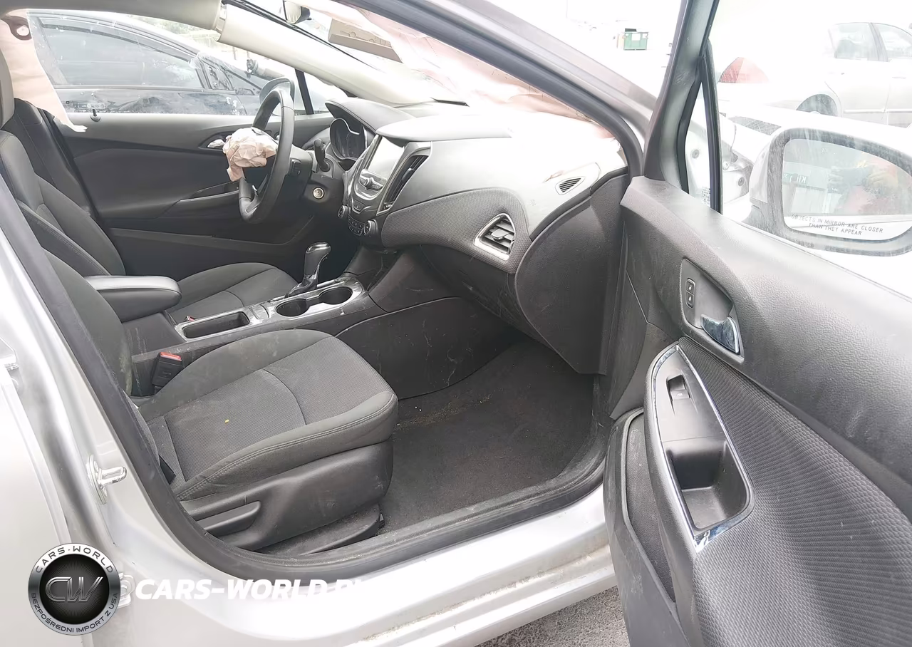2018 Chevrolet Cruze Lt Auto VIN:1G1BE5SM6J7106378 - 5