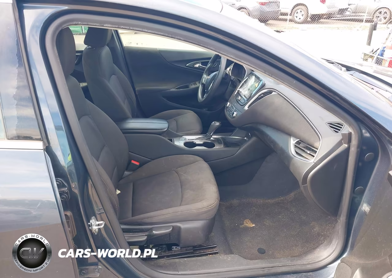 2019 Chevrolet Malibu Lt VIN:1G1ZD5ST8KF120217 - 5