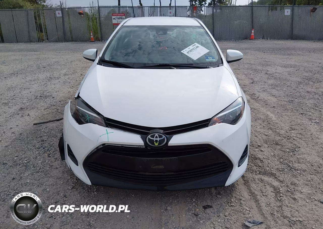 2018 Toyota Corolla Le VIN:5YFBURHE2JP823845 - 12