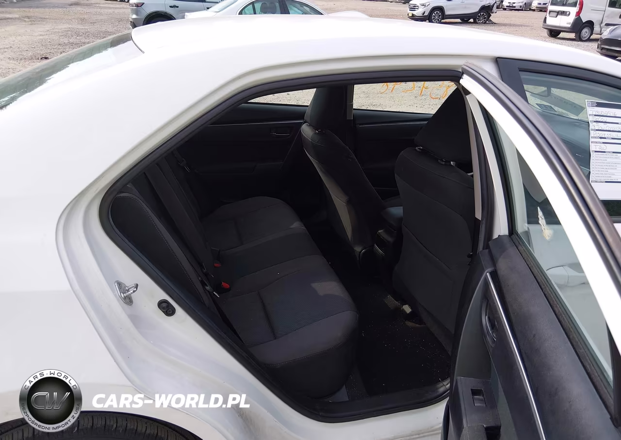 2018 Toyota Corolla Le VIN:5YFBURHE2JP823845 - 8