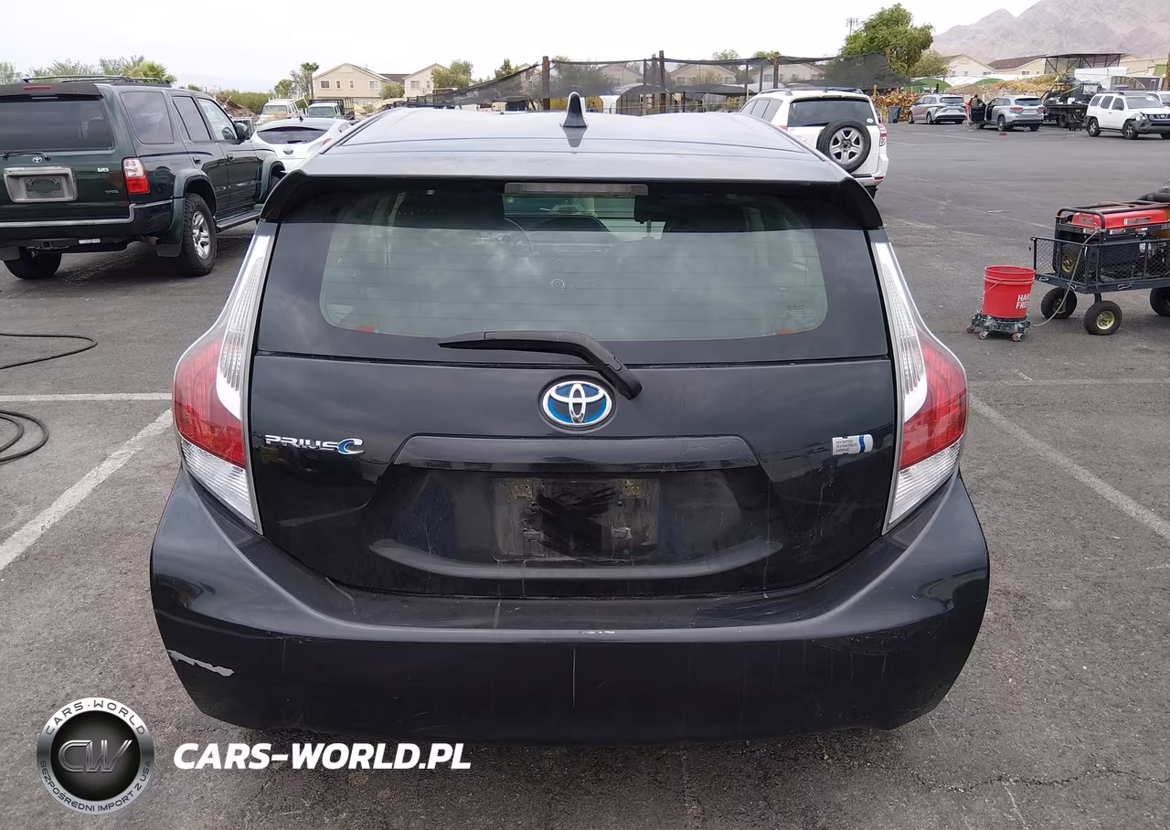 2015 Toyota Prius C Two VIN:JTDKDTB37F1576936 - 16