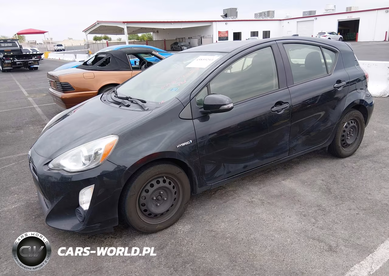 2015 Toyota Prius C Two VIN:JTDKDTB37F1576936 - 2