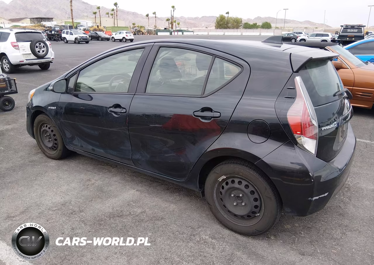 2015 Toyota Prius C Two VIN:JTDKDTB37F1576936 - 3