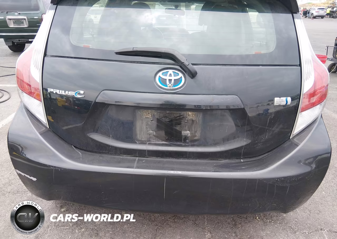 2015 Toyota Prius C Two VIN:JTDKDTB37F1576936 - 6